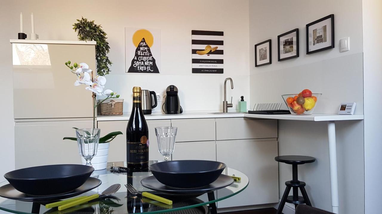 Boutique Ii. Apartment Eger Bagian luar foto